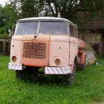 Bez světel, zrcátek, trysek